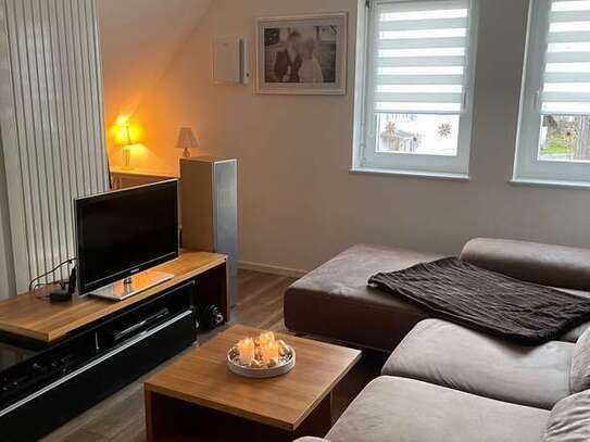 Gepflegte moderne 2,5 Zimmer DG-Wohnung