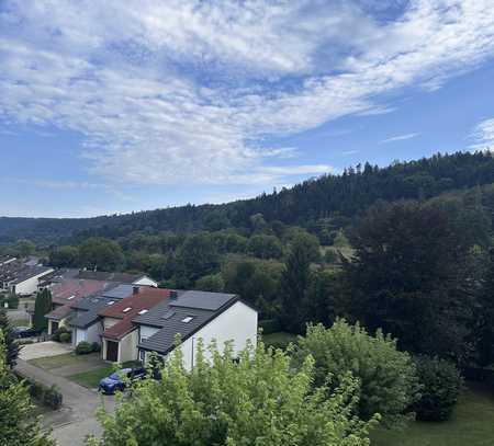 Attraktive 4-Zimmer-Wohnung mit Balkon und EBK in Plüderhausen