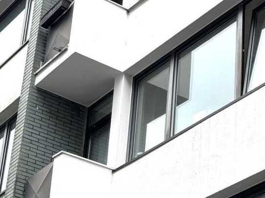 Kölner Cityhaus, 8 Balkonwohnungen mit Blick auf den Kölner Dom, Stellplätze.