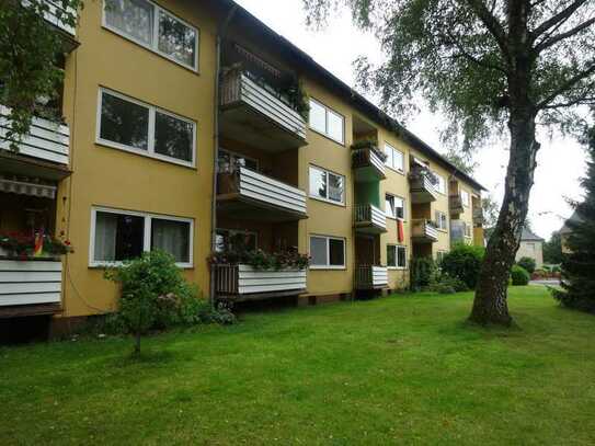 2 Zimmer-Wohnung mit Einbauküche, Balkon in Parkanlage