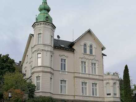 Dachgeschoßwohnung in denkmalgeschützer Altbauvilla