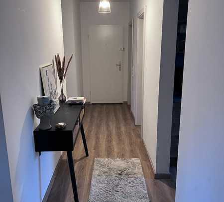 Sanierte 3-Raum-Wohnung mit Balkon und Einbauküche in Bielefeld Stieghorst