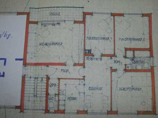 Attraktive und gepflegte 5-Raum-Wohnung mit Balkon und Einbauküche in Erlangen