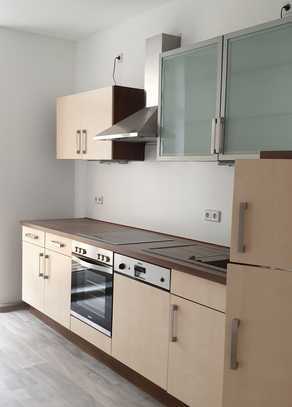 Geräumige 2 ZKB mit Einbauküche, Balkon und Stellplatz in Nordhausen-Zentrum!