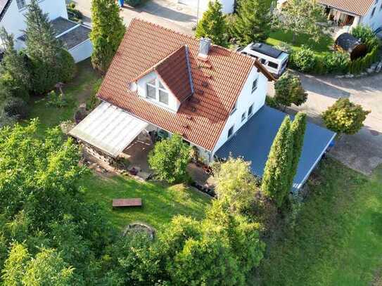 Ideal für Pendler oder Home-Office - Massivhaus (EFH) mit großem Garten und Doppelgarage am Waldrand