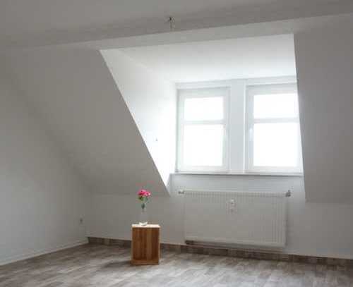 3-Zimmer mit Balkon unterm Dach