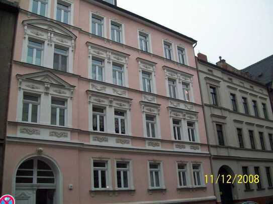 Schöne 2-Zi-Wohnung mit Einbauküche, Wannenbad und Balkon in der südlichen Innenstadt