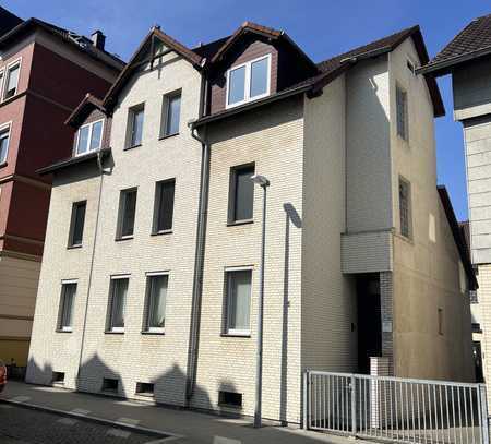 Helle große Etagenwohnung in sehr guter Lage mit 2 Bädern