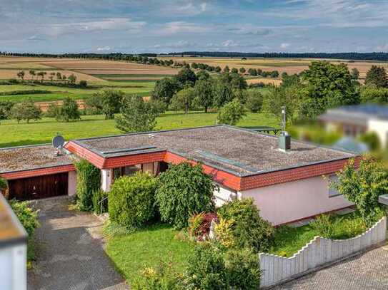 Großzügiger Bungalow in ruhiger Feldrandlage