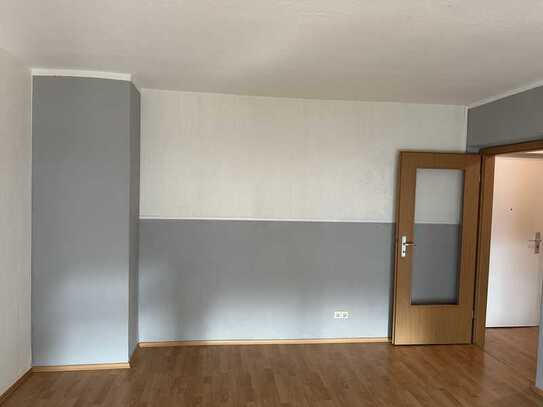 Schöne 2-Zimmer-EG-Wohnung mit Balkon und EBK in Dresden