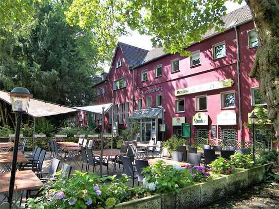 *Traditionsreiches Restaurant mit Terrasse und Parkplätzen am schönen Moltkeplatz zu vermieten*