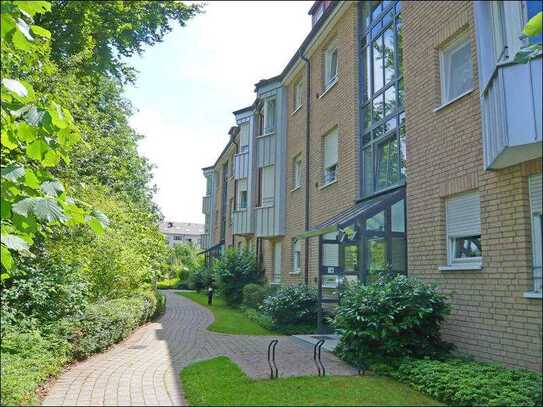 Gartenstadt Haan. Moderne 4-Raum-Dachgeschoss-Maisonettewohnung mit Parkett u. Dachterrasse.