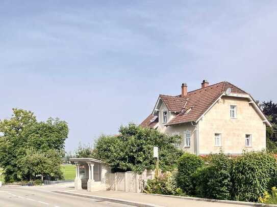 Exklusives Einfamilienhaus mit ELW - nahe Ortsrand mit Garten