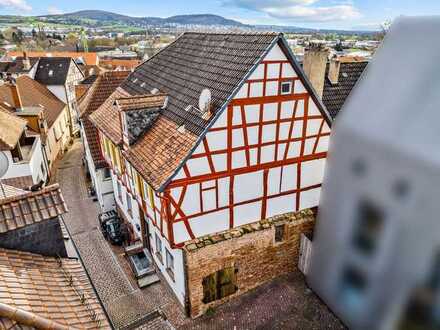 **Denkmalgeschütztes Stadthaus - vielseitig nutzbar - in attraktiver Innenstadtlage von Gelnhausen**
