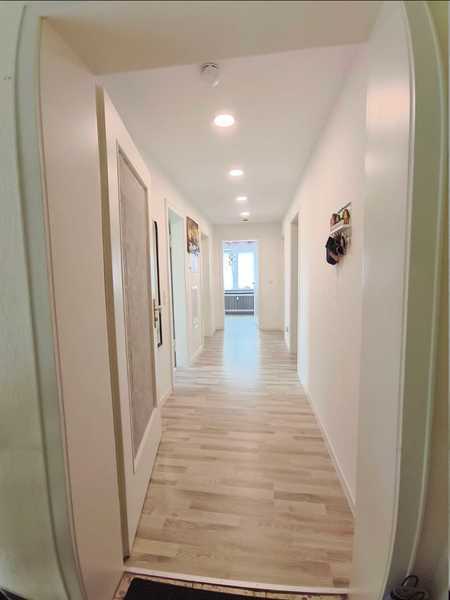 *Befristet* Helle 4-Zimmer Dachgeschosswohnung in Stuttgart-Vaihingen