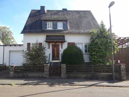 Einfamilienhaus in zentraler Lage, toller Garten