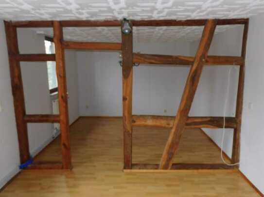Attraktive und vollständig renovierte 5-Zimmer-Wohnung mit Balkon in Eggenstein