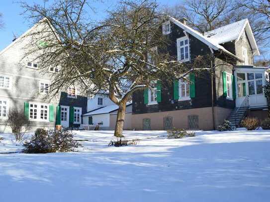 Modernes Wohnen im Fachwerk (mit Wintergarten und Wall-Box)