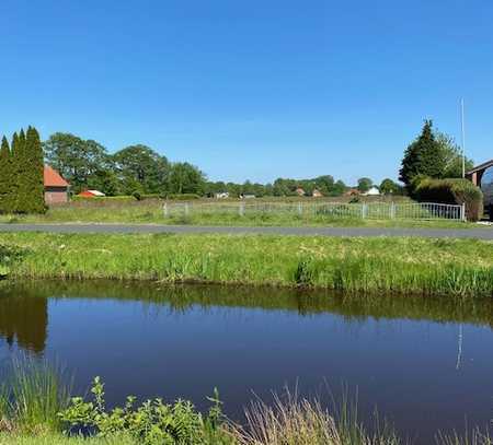 ENDLICH ins EIGENHEIM 
655 qm Bauplatz 
in ruhiger Wohnlage
am Kanal