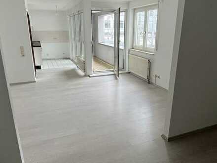 1 Zimmer Appartement, Küche, Balkon und Garagenstellplatz "Ober-Roden"