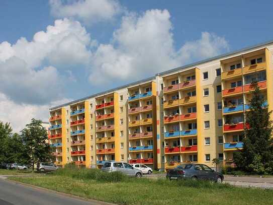 3-Raum-Wohnung mit Balkon, Badewanne und tollem Ausblick