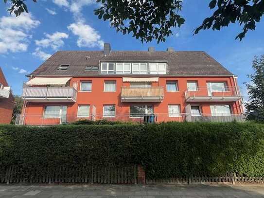 Modernisiertes Mehrfamilienhaus mit 11 Wohnungen und 12 Einzelgaragen in Geesthacht!