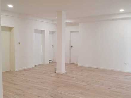 Riesige sanierte Wohnung mit 9 Zimmern, Fußbodenheizung, 4 Bädern und 5 Parkplätzen in Rönnebeck!