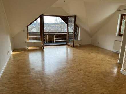 lichtdurchflutete 3-Zimmer-Maisonette-Wohnung mit Balkon