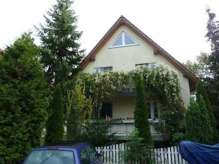 Achtung Preisreduktion! Neu renovierte 4-Zimmer-Wohnung mit Balkon über 3 Etagen