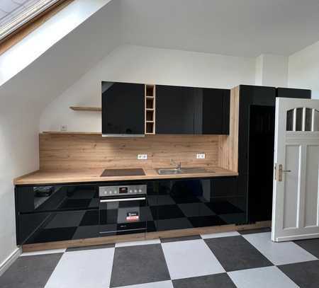 Exklusive, sanierte 2-Zimmer-Altbau-Wohnung mit Wohnküche in Oberkassel Düsseldorf