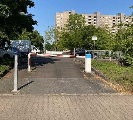 Außenstellplatz auf dem Garagendeck Bartningstr. 7-9