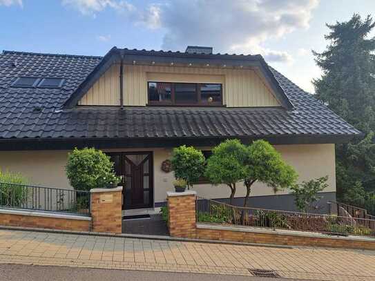 Energetisch saniertes Generationenhaus mit ELW, Effizenzklasse B