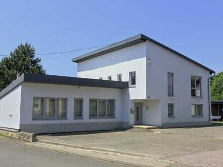 Gewerbegebäude in Bundenbach zu vermieten!