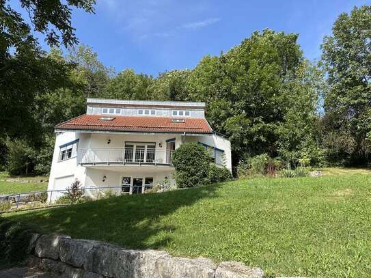 Attraktive 4-Zimmer-Wohnung mit zwei Balkon an der idyllischen Romantische Ferienstraße