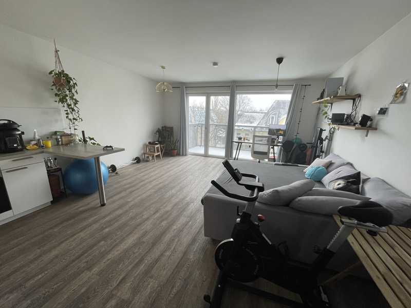 Schöneweide - 3 Zimmer, 1 Küche, 1 Bad mit WC / Wanne, 1 Flur, 1 Balkon, 1 Keller