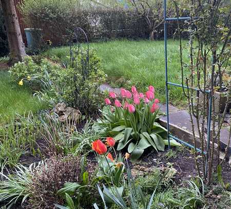 Freundliche und großzügige 2-Zimmer Wohnung mit Garten und Auto-Stellplatz