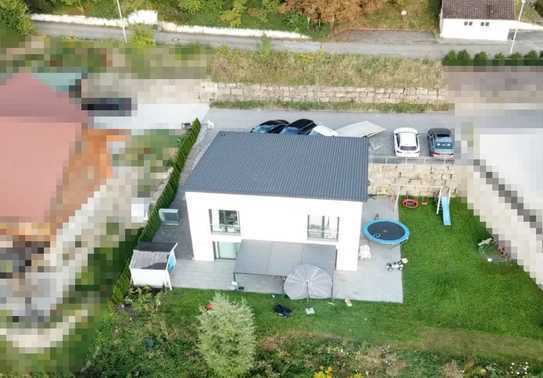 Mdernes Einfamilienhaus mit herrlichem Blick über die Stadt