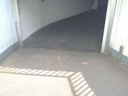 Sehr großer Motorradstellplatz in sicherer Tiefgarage in der Berkaer Str. / Breite Str.