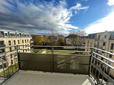 * helle und großzügige -Zimmer-Whg. mit Balkon, EBK und gemeinschaftlicher Dachterrasse *