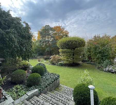 Stilvolles Wohnen in naturnaher Umgebung mit moderner Energieausstattung und traumhaften Garten