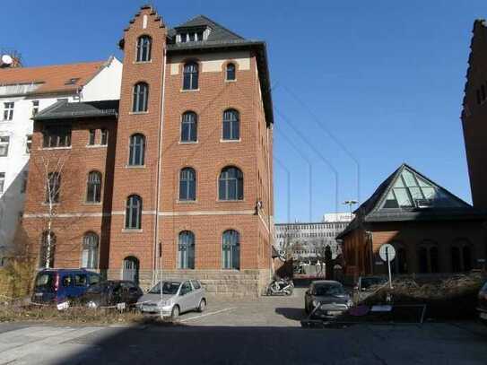 Büro- Loft im modernisierten Altbau