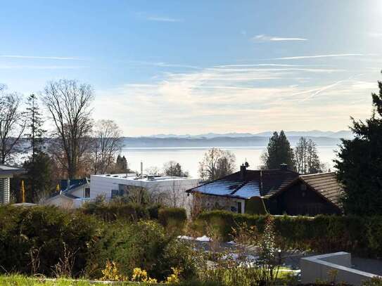 Der Blick ist einmalig! Moderne Erdgeschoss-Wohnung mit Seeblick und großer Terrasse