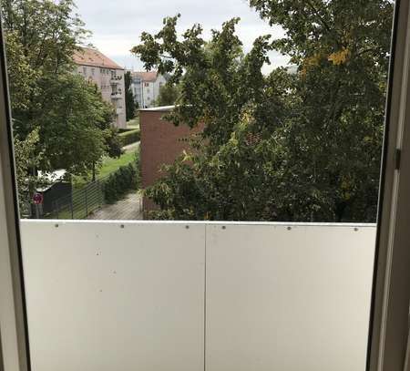 Mit Balkon! 2 Zimmer Wohnung in bester Lage!