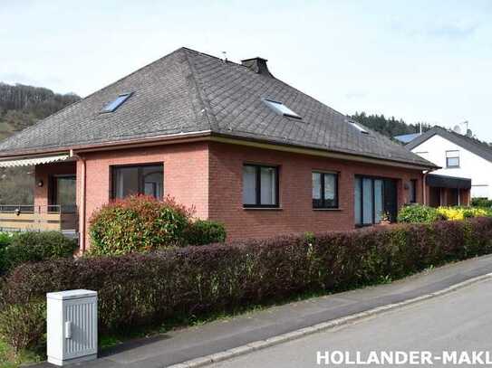 Wunderschönes Mehrfamilienhaus mit 2 Garagen, Balkon, Garten und herrlicher Aussicht in Bullay