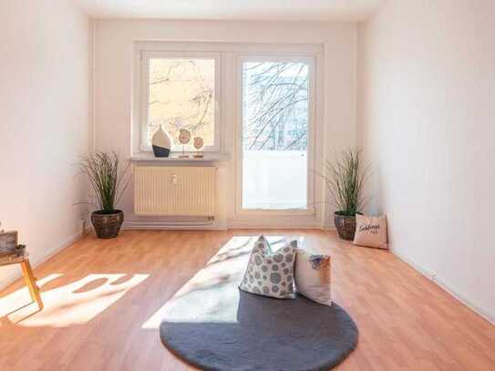 1-Raum-Wohnung mit Einbauküche und Balkon