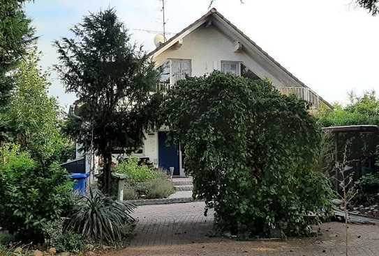 Freistehendes 1-Fam.-Haus mit Wintergarten , großzügiger Terrasse und schönem Garten in Griesheim