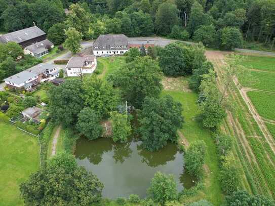 Historischer Gasthof mit parkähnlichem Grundstück und privatem See