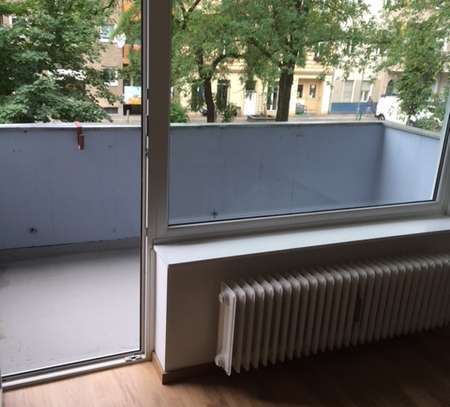 Nachmieter für sonnige 1 Zimmer Wohnung mit Balkon und Aufzug