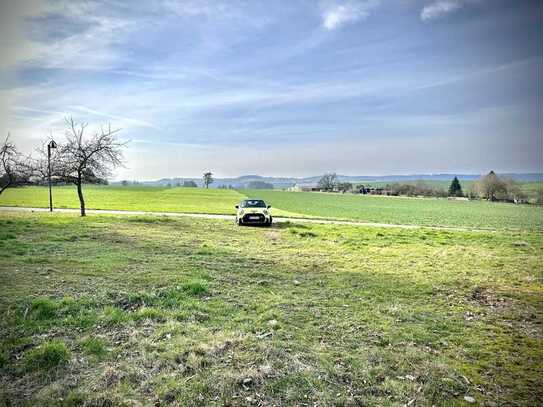 Traumhafter Baugrund am Ortsrand: Viel Platz, viel Blick