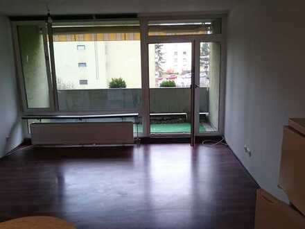 Attraktive Wohnung mit zwei Zimmern und Südloggia zum Verkauf in Fürth/Unterfarrnbach